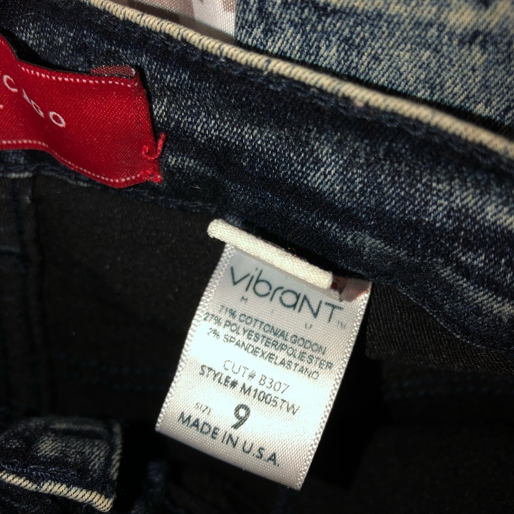Super cute high waisted jeans !